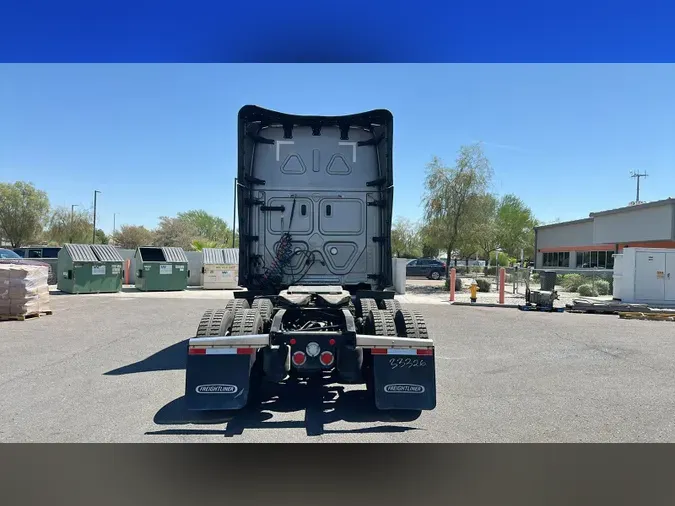 2025 Freightliner Cascadia 126