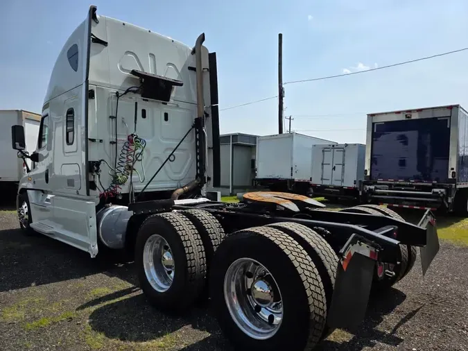 2020 FREIGHTLINER CASCADIA 125