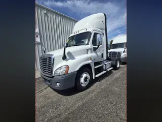 2019 FREIGHTLINER/MERCEDES CASCADIA 125