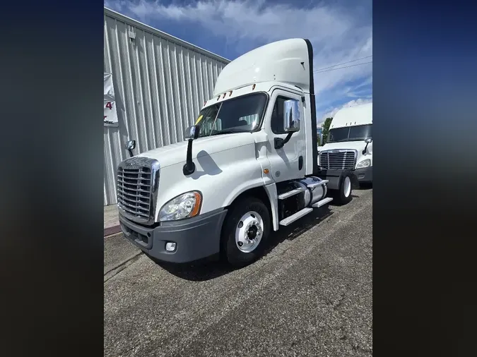 2019 FREIGHTLINER/MERCEDES CASCADIA 125bf54435d5f304968b09467487d18fcb6