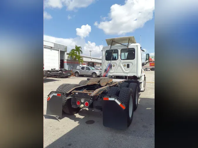 2016 FREIGHTLINER/MERCEDES CASCADIA 125