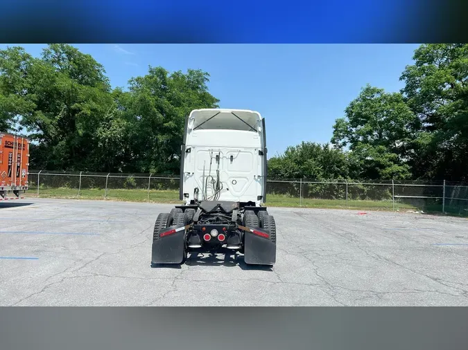 2020 Freightliner Cascadia 126