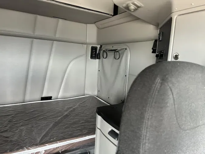 2021 Peterbilt 579