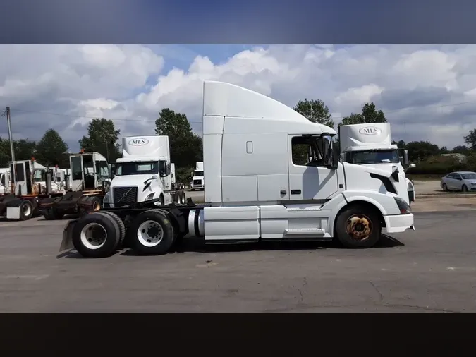 2016 Volvo VNL 740