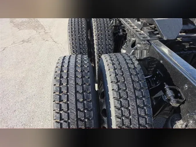 2021 INTERNATIONAL LT