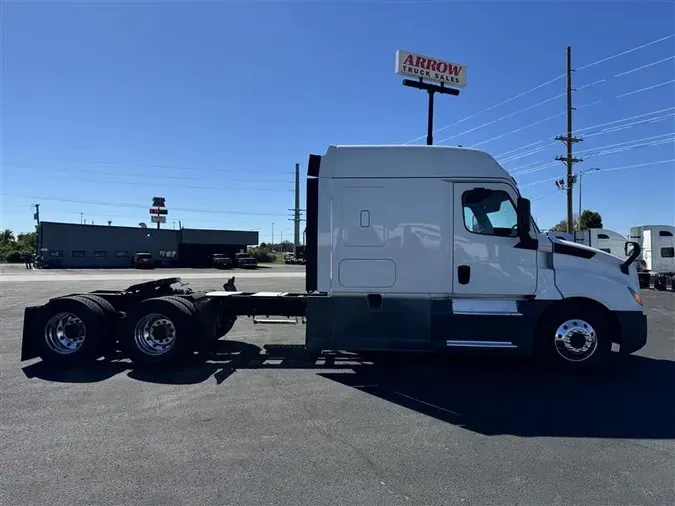 2019 FREIGHTLINER CA126