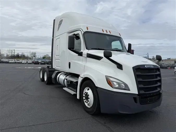 2020 FREIGHTLINER CA126