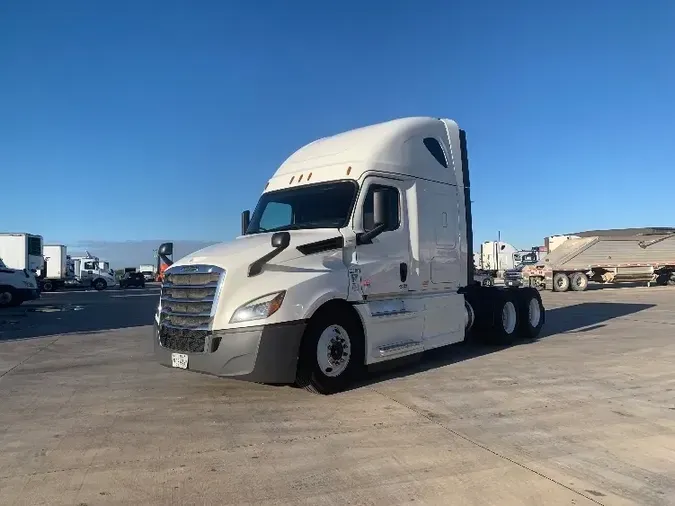 2019 Freightliner T12664ST