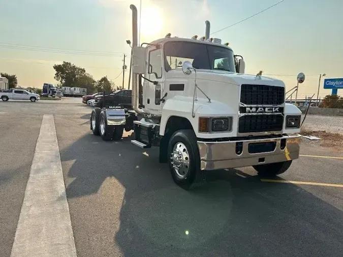 2025 MACK PI64T