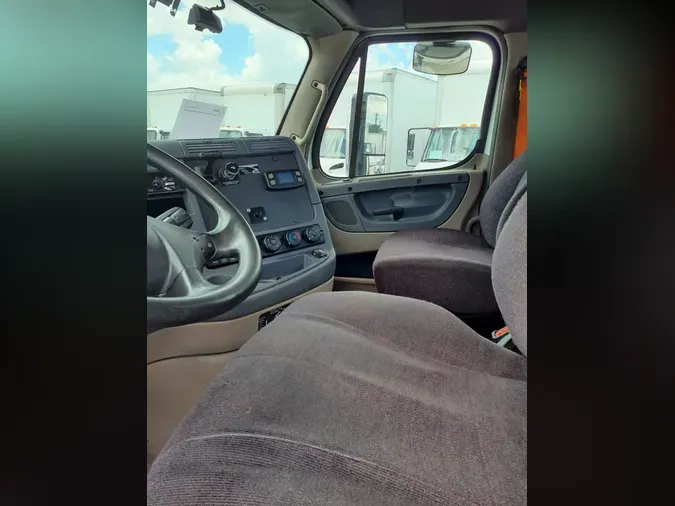 2019 FREIGHTLINER CASCADIA 113