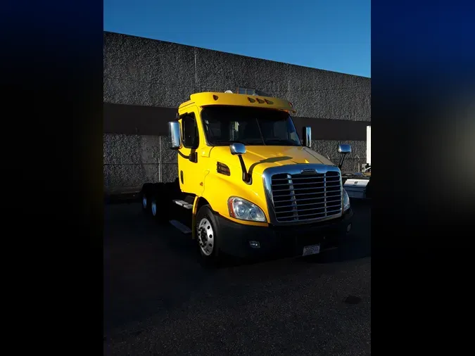 2018 FREIGHTLINER/MERCEDES CASCADIA 113