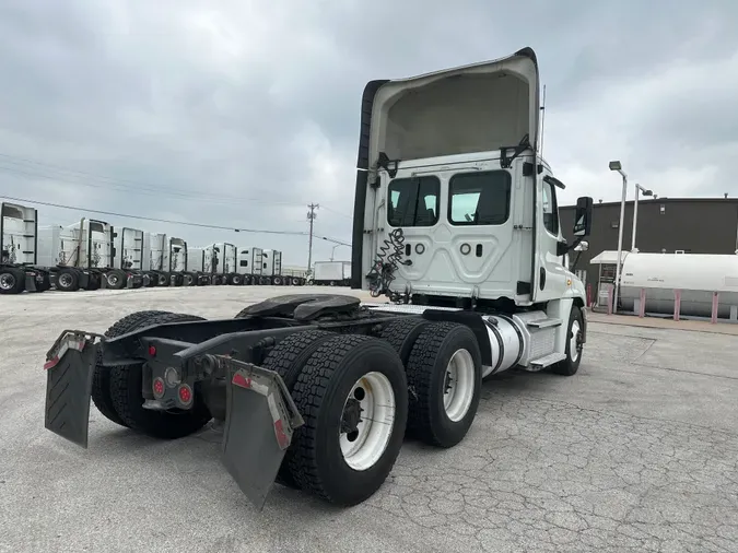 2020 FREIGHTLINER/MERCEDES CASCADIA 125