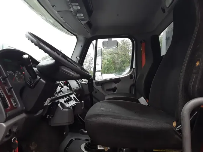 2017 FREIGHTLINER/MERCEDES M2-112