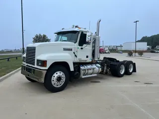 2019 MACK PI64T