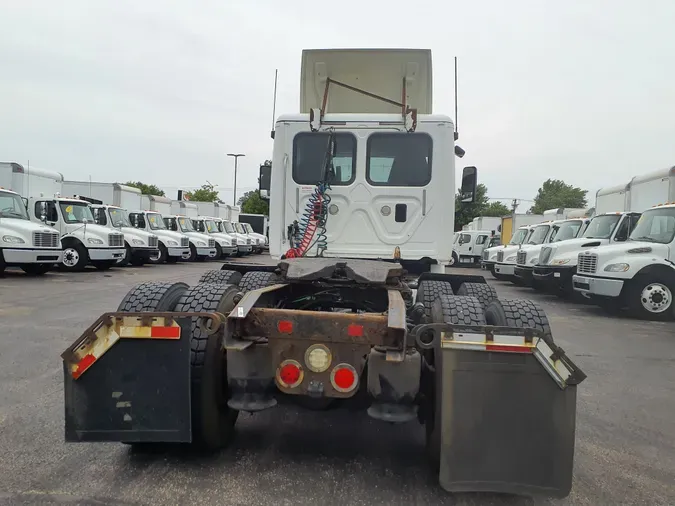 2016 FREIGHTLINER/MERCEDES CASCADIA 125