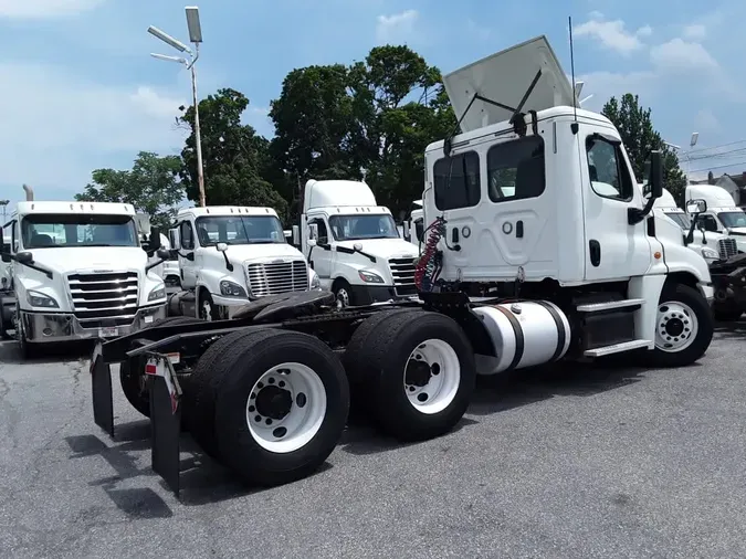 2018 FREIGHTLINER CASCADIA 125