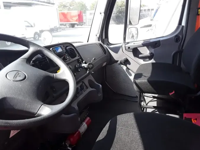 2019 FREIGHTLINER M2 106
