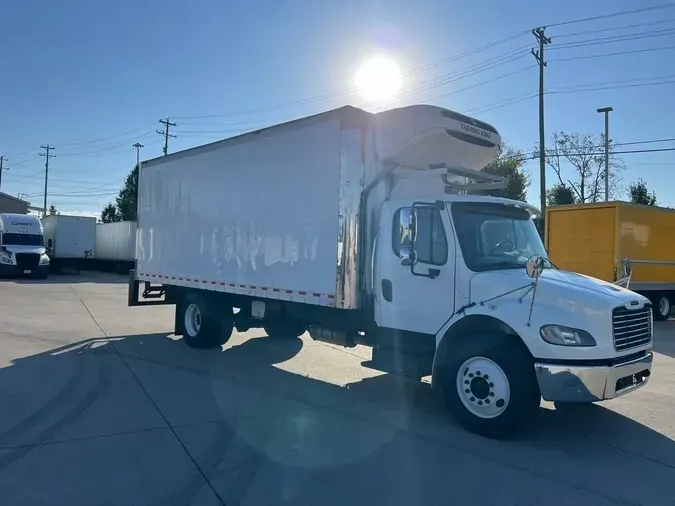 2017 Freightliner M2 106