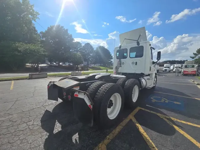2020 FREIGHTLINER/MERCEDES CASCADIA 125bf6d6a15c9759ffcd636aba29ed292dd