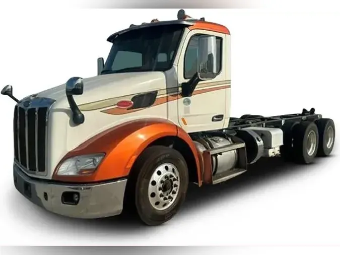 2018 Peterbilt 579bf6e70d80d76074a1978a91952c70755