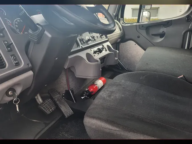 2018 FREIGHTLINER/MERCEDES M2 106