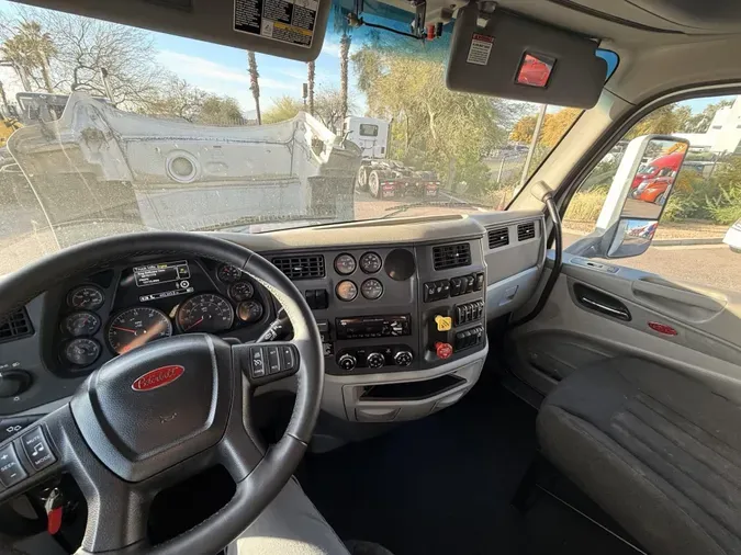 2020 Peterbilt 579bf6facb7953775d9c4ad5c3edf43052d