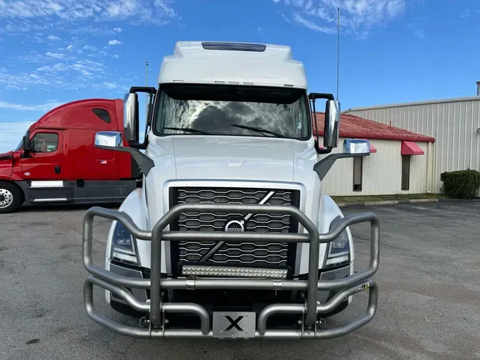 2020 VOLVO VNL64T860