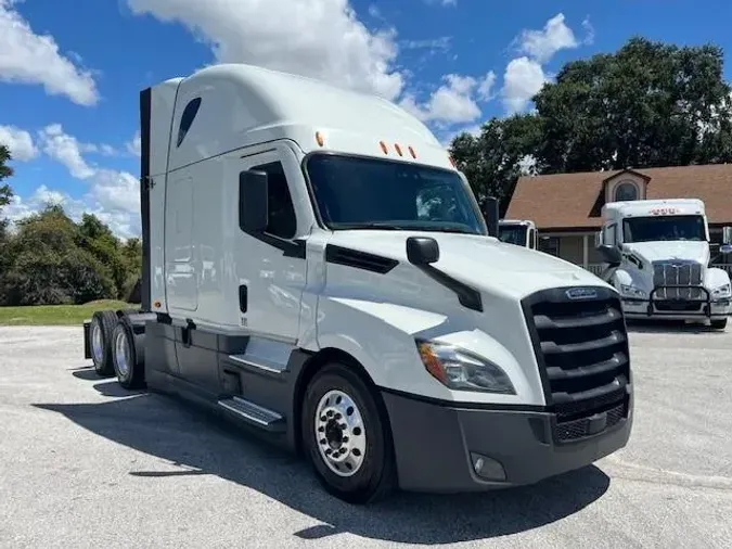 2020 Freightliner Cascadia