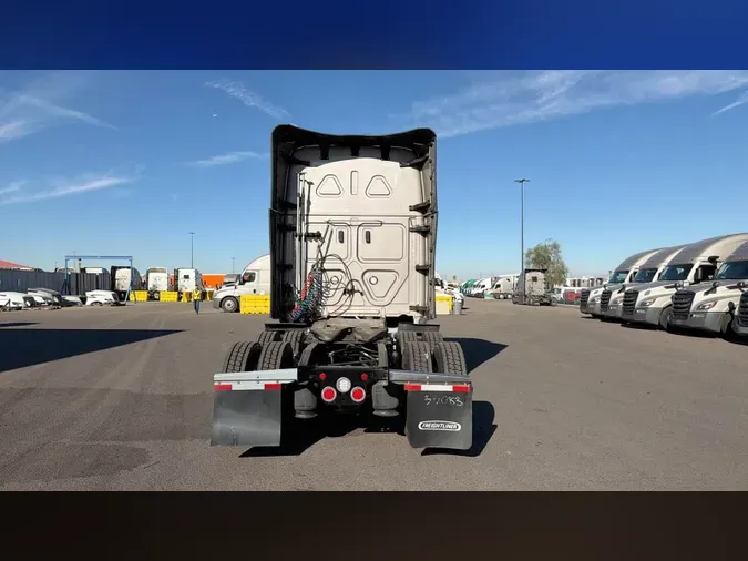 2025 Freightliner Cascadia 126