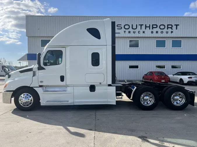 2020 Freightliner Cascadia 126