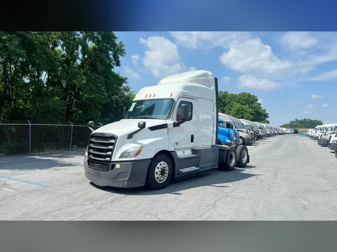2020 Freightliner Cascadia 126