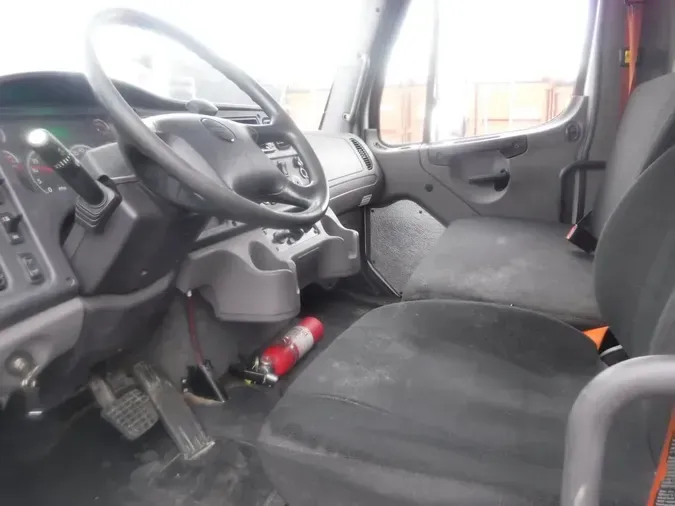 2018 FREIGHTLINER/MERCEDES M2 106