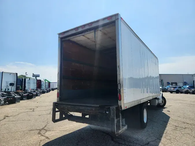 2006 FREIGHTLINER M2