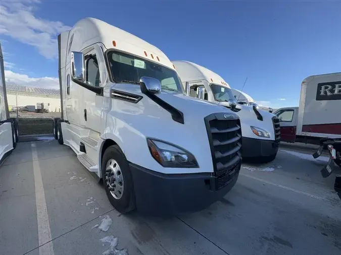 2022 FREIGHTLINER CA126