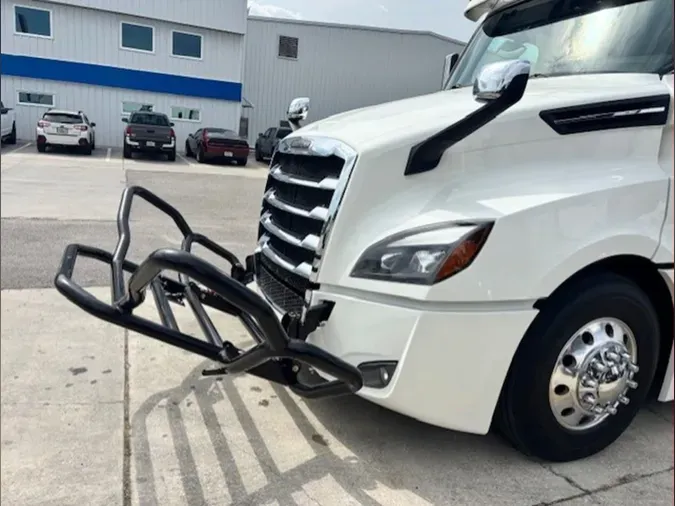 2023 Freightliner Cascadia 126