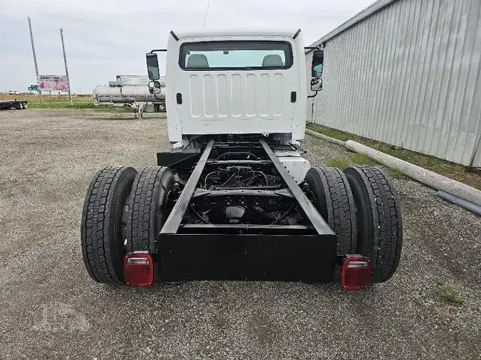 2004 FREIGHTLINER BUSINESS CLASS M2 106