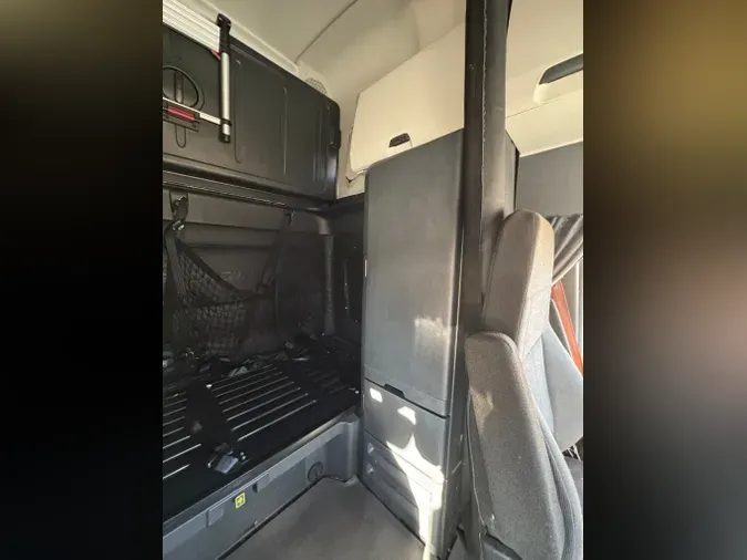 2023 FREIGHTLINER Cascadia 126