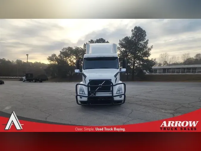 2020 VOLVO VNR640