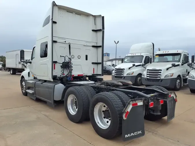2020 NAVISTAR INTERNATIONAL LT625 SLPR CAB