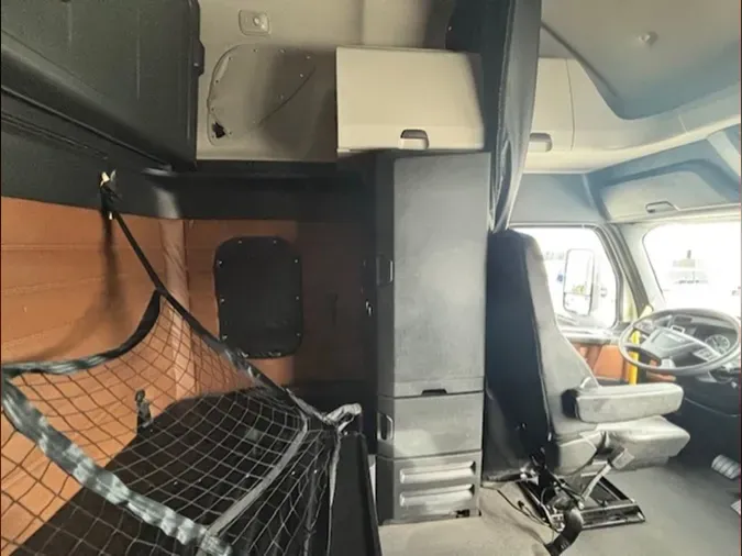 2023 Freightliner Cascadia 126