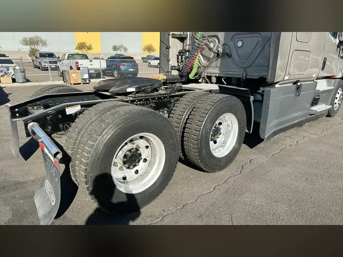 2023 Freightliner Cascadia