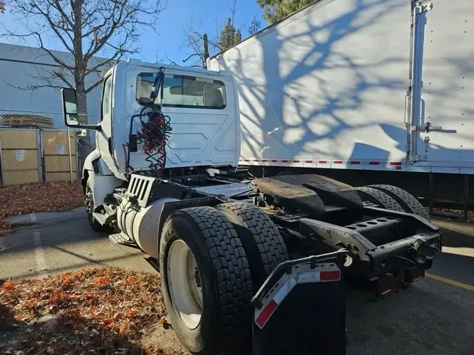 2019 NAVISTAR INTERNATIONAL RH613 DAYCAB S/A