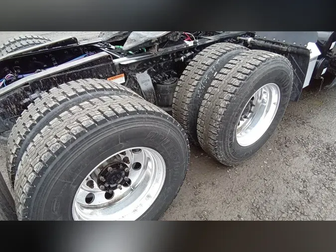 2020 Freightliner Cascadia 126