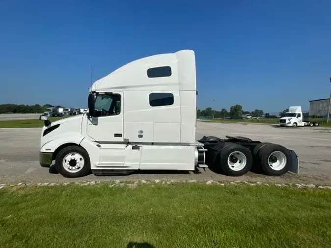 2020 VOLVO VNL64T760