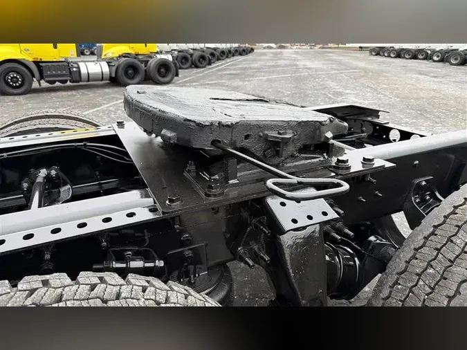 2021 FREIGHTLINER CA126