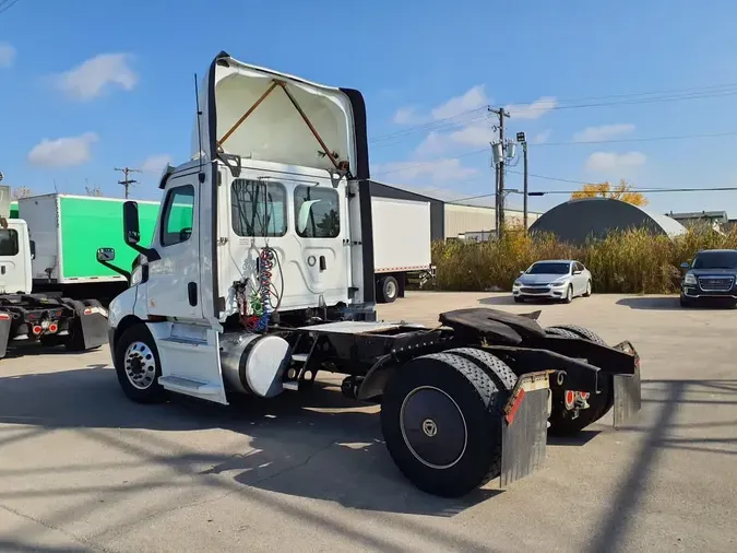 2020 FREIGHTLINER/MERCEDES NEW CASCADIA 116bf92490f409eb222d498e94a7e091939