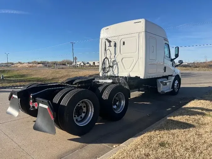 2020 Freightliner T12662ST