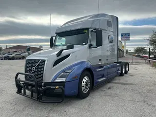 2024 VOLVO VNL64T760