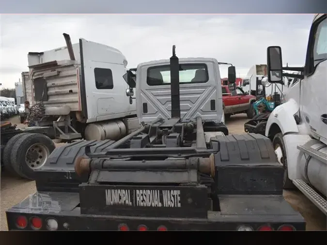 2002 INTERNATIONAL DURASTAR 4400