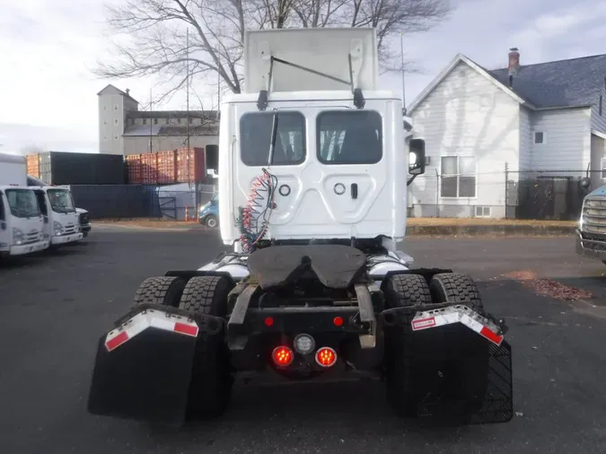 2019 FREIGHTLINER/MERCEDES CASCADIA 125